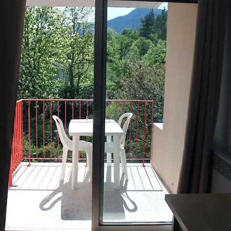 维顿莱斯峡谷酒店 2*